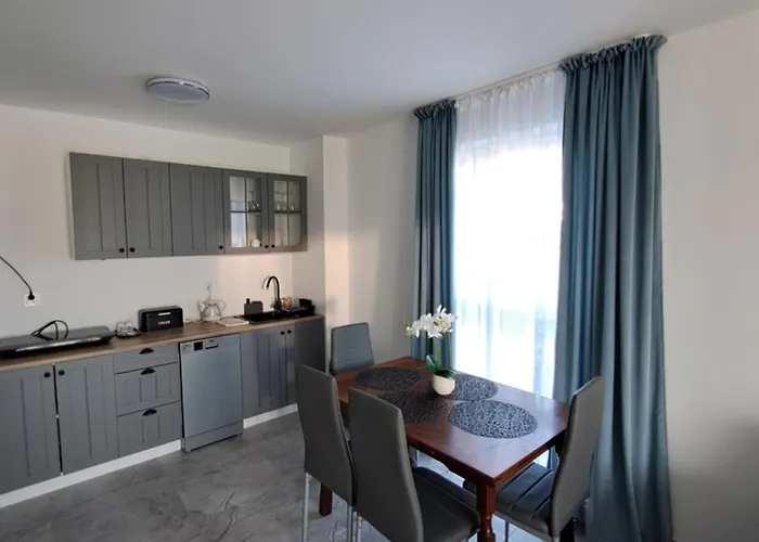 Akwarium 4* 미에드지보드지